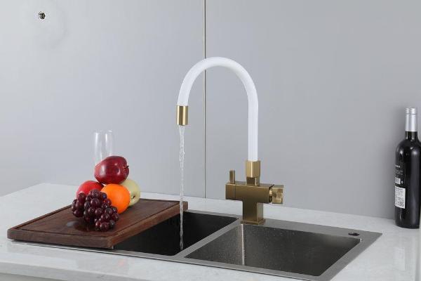 Смеситель для кухни с подключением питьевой воды Gappo G4395-33 (золотой)