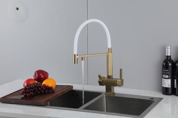 Смеситель для кухни с подключением питьевой воды Gappo G4395-53 (золотой)